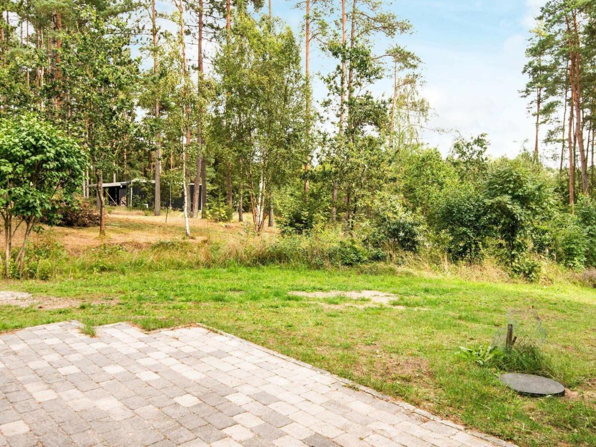7 Person Holiday Home In Kolind Номер фото
